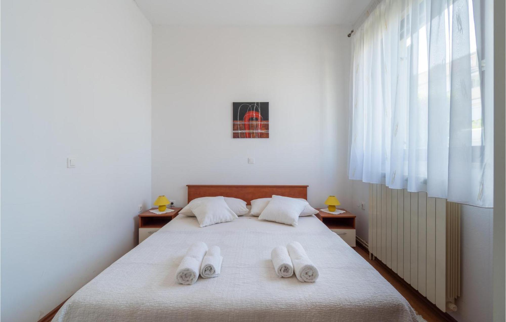 Awesome Apartment In Pula With Wifi ภายนอก รูปภาพ