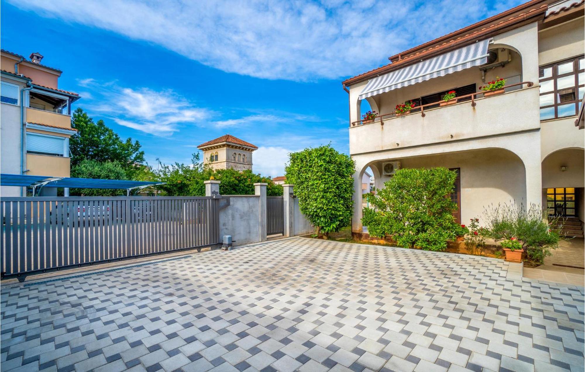 Awesome Apartment In Pula With Wifi ภายนอก รูปภาพ