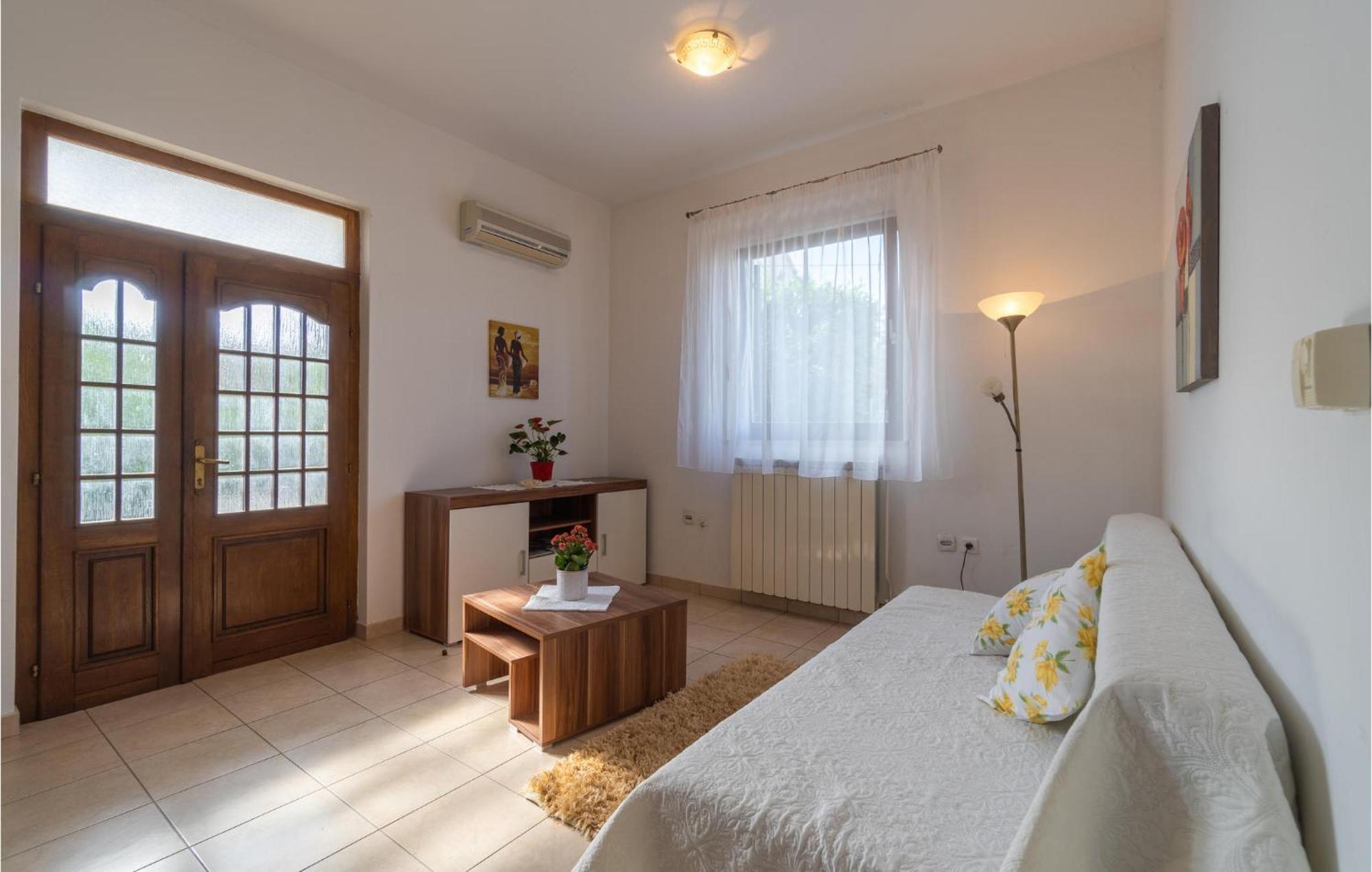 Awesome Apartment In Pula With Wifi ภายนอก รูปภาพ