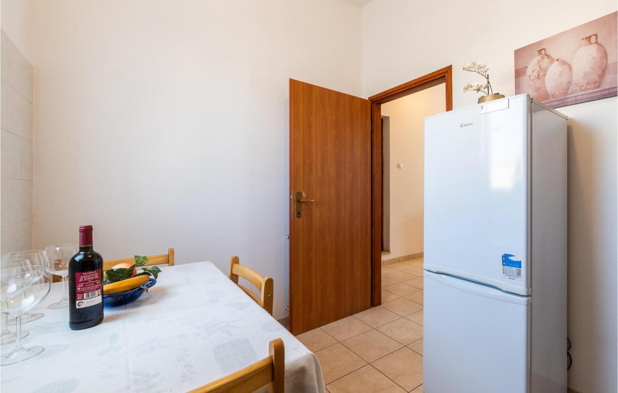Awesome Apartment In Pula With Wifi ภายนอก รูปภาพ